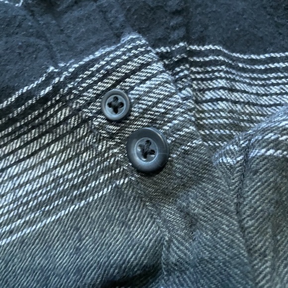 Men’s Black & Grey Striped Shirt, XL - Picture 10 of 12